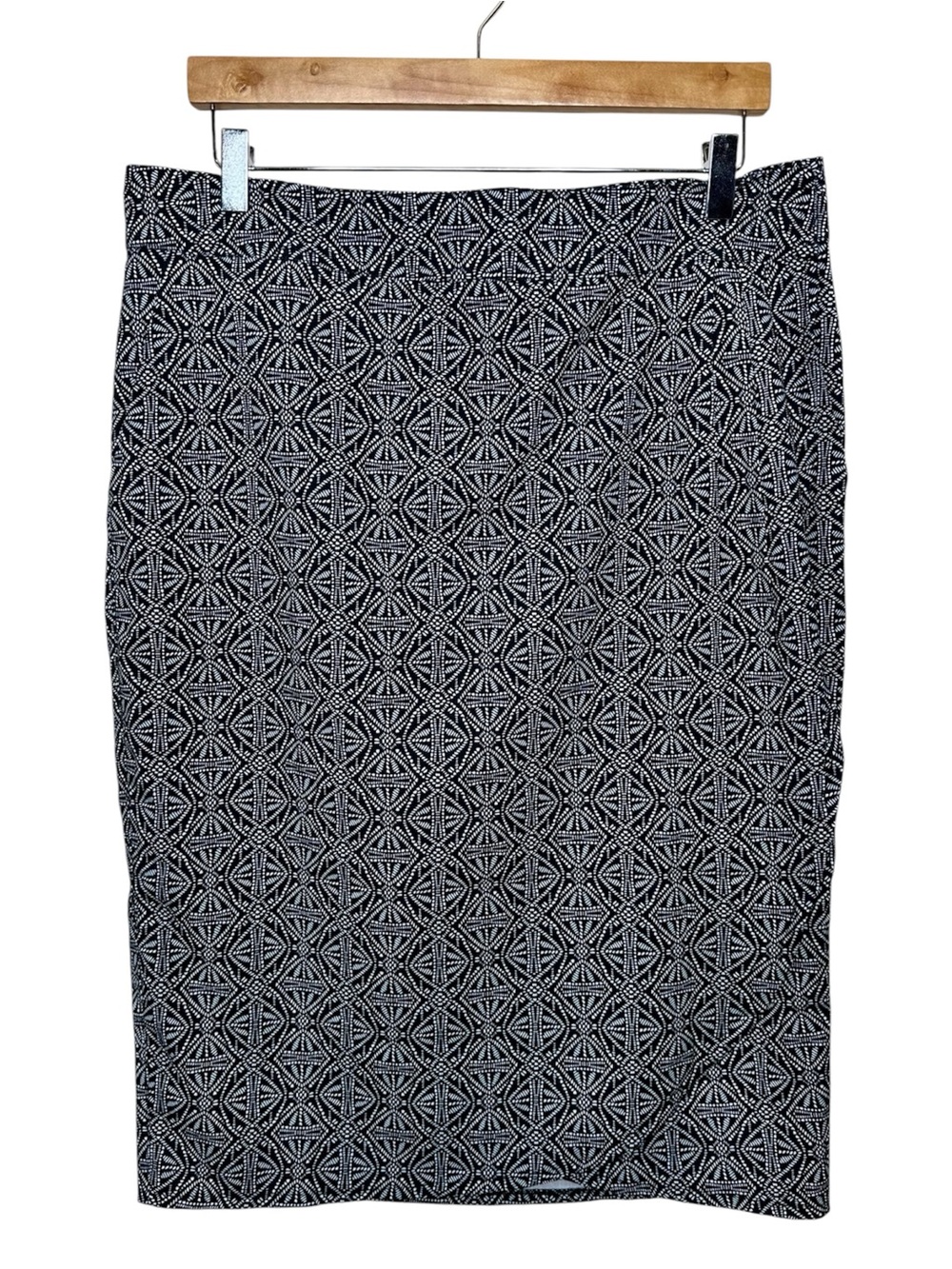 Ripskirt Hawaii Wrap Skirt Size Large Length 3 Nice Shins Black Pearl Batik